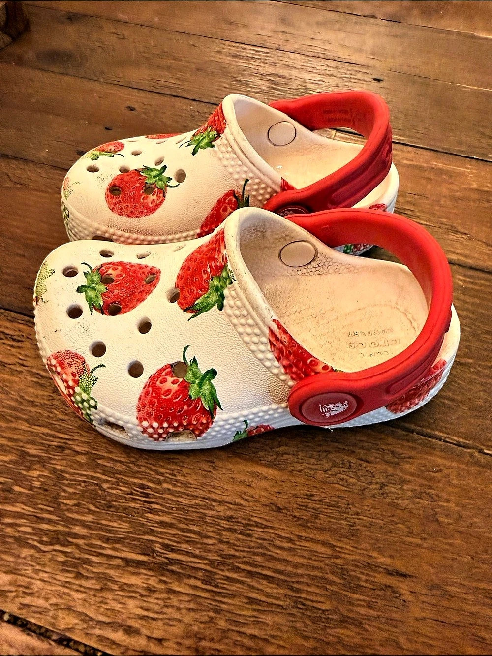 Crocs Classic Fresh Fruits Clog Strawberry Print